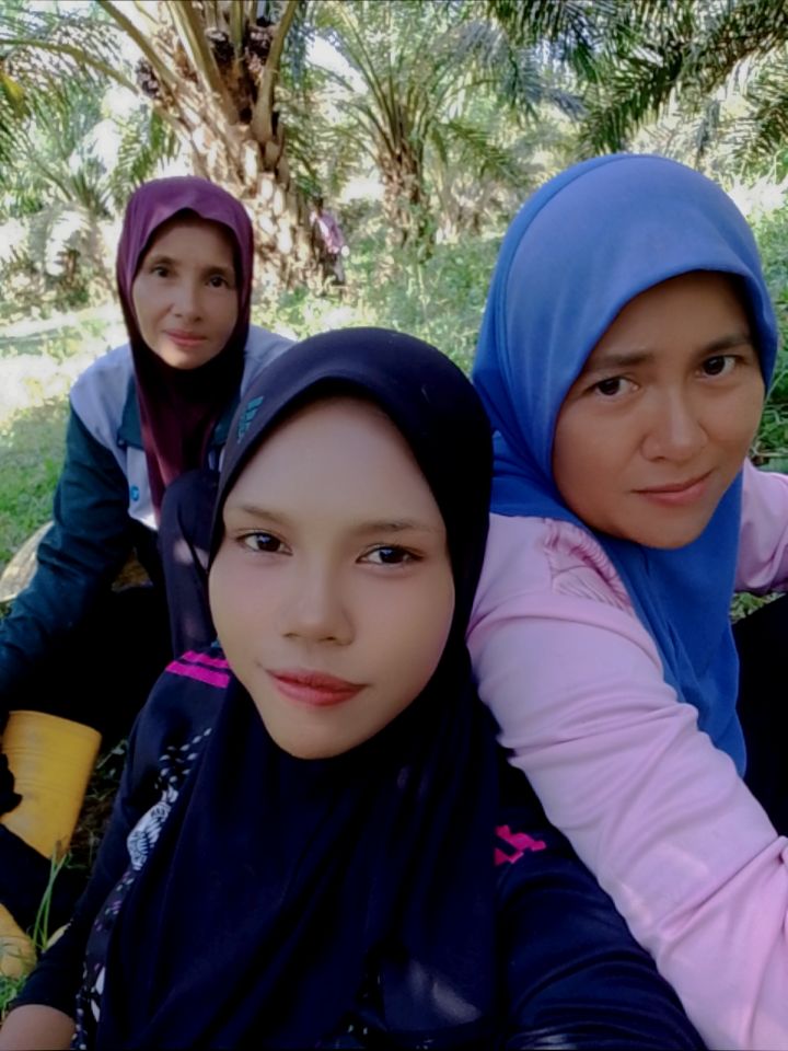 @SiTi AzIrAh🦋