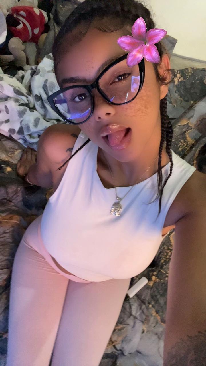 @Yeilyn Garc&iacute;a 👀🥶😍