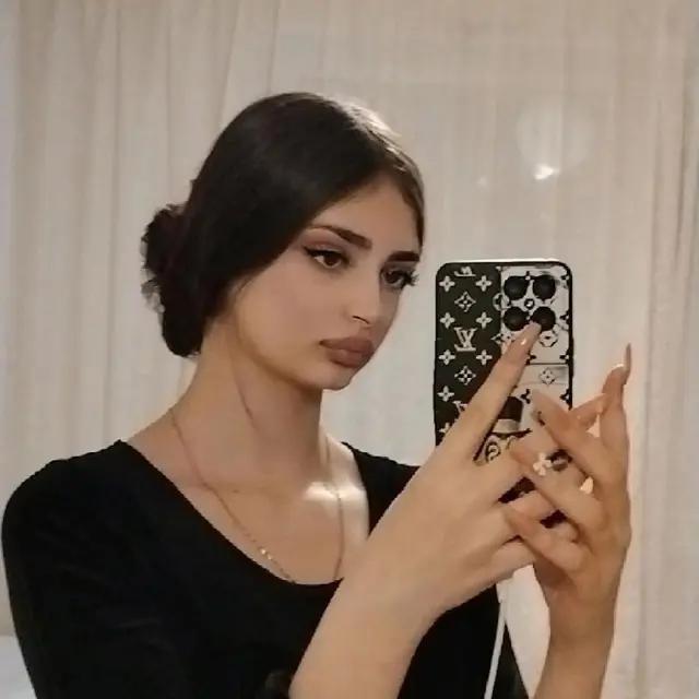 @𝐄|𝐕