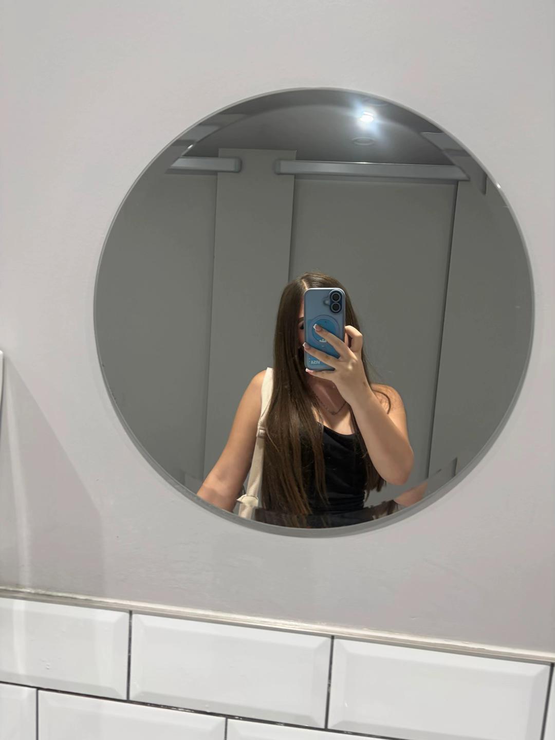 @𝐎𝐥𝐢𝐯𝐢𝐚𝐬 𝐬𝐩𝐚𝐦