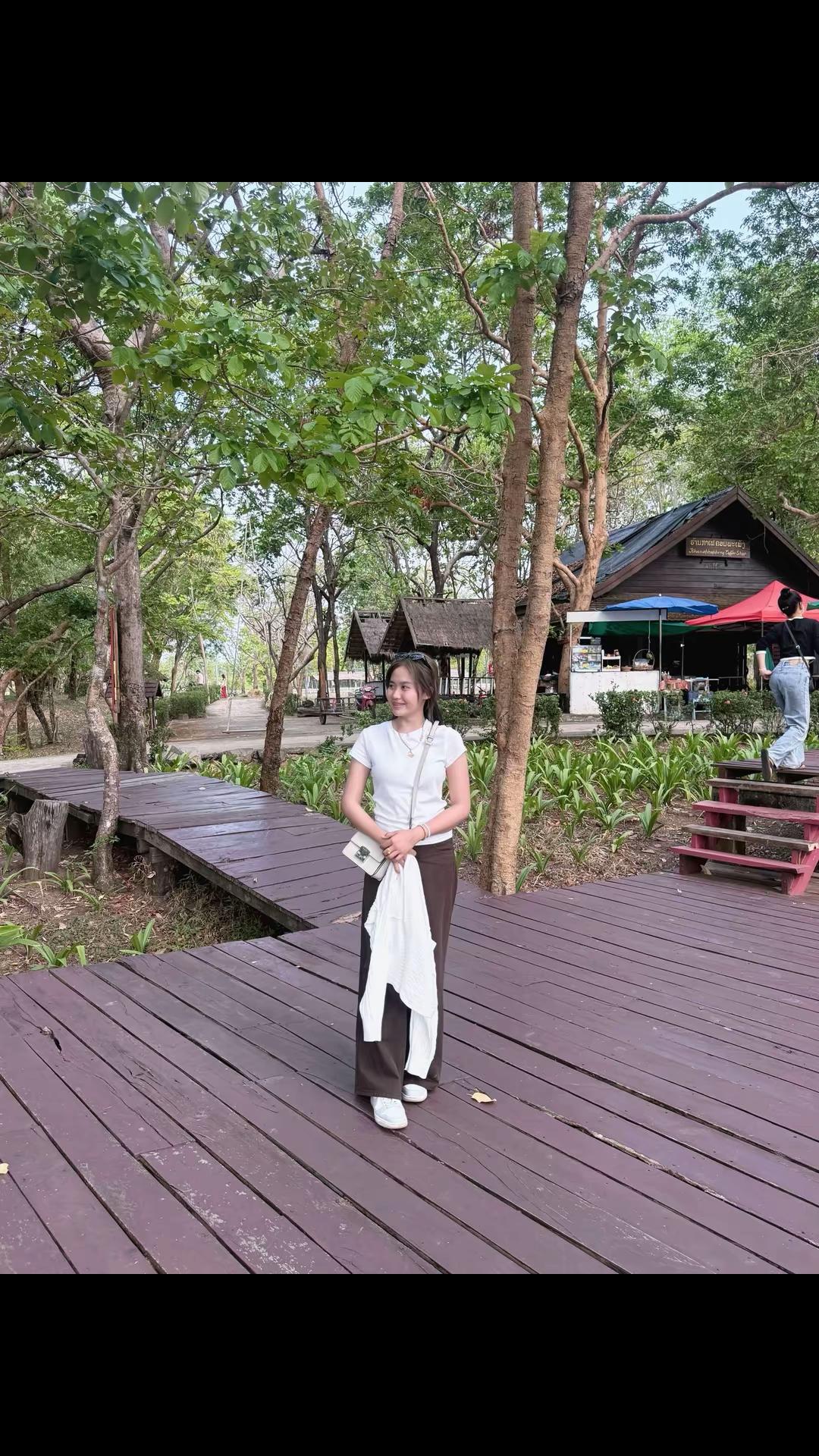 @Aling_(CEOແຮ່~ຊາຍ)