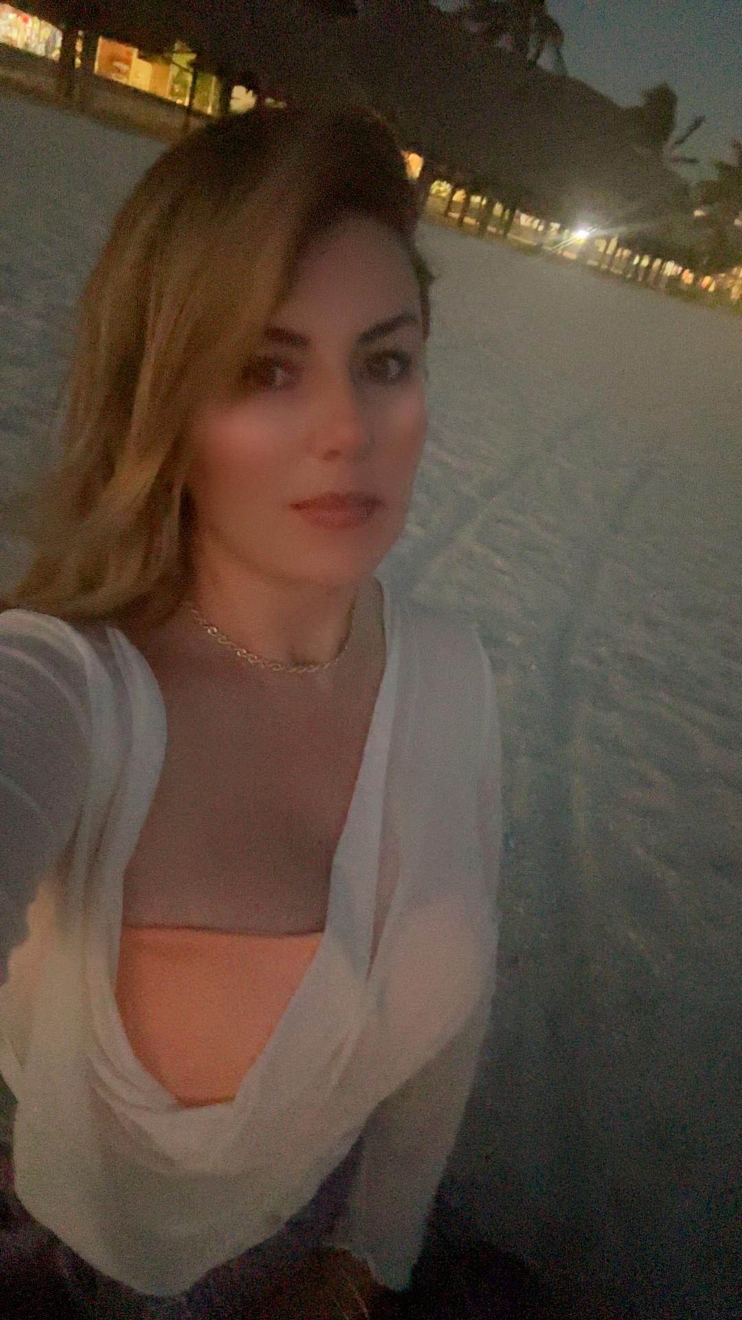 @Adriana Luna