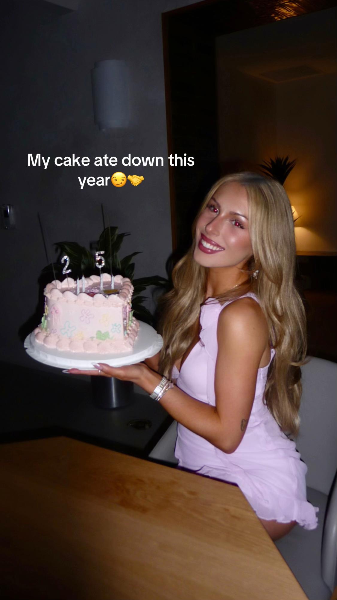 @Emilie˚˖𓍢ִ໋❀