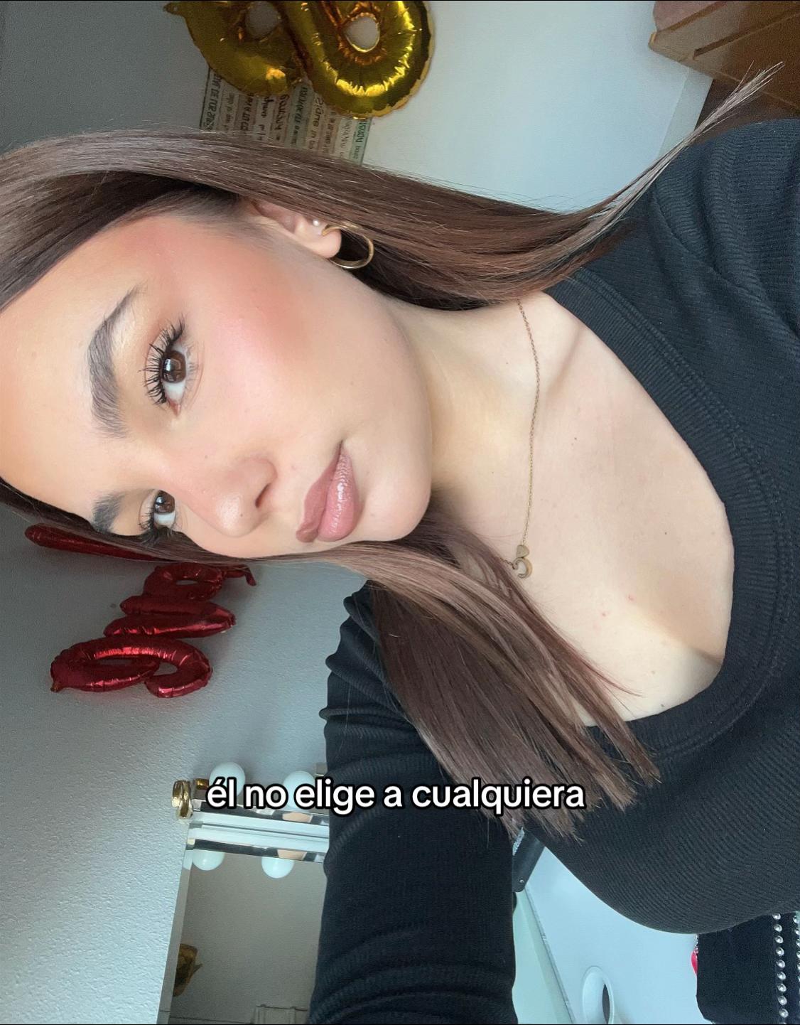@𝒄𝒓𝒊𝒔𝒕𝒊𝒏𝒂