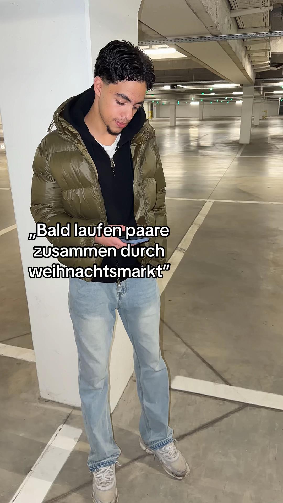 @🦦