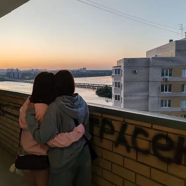 @бледная