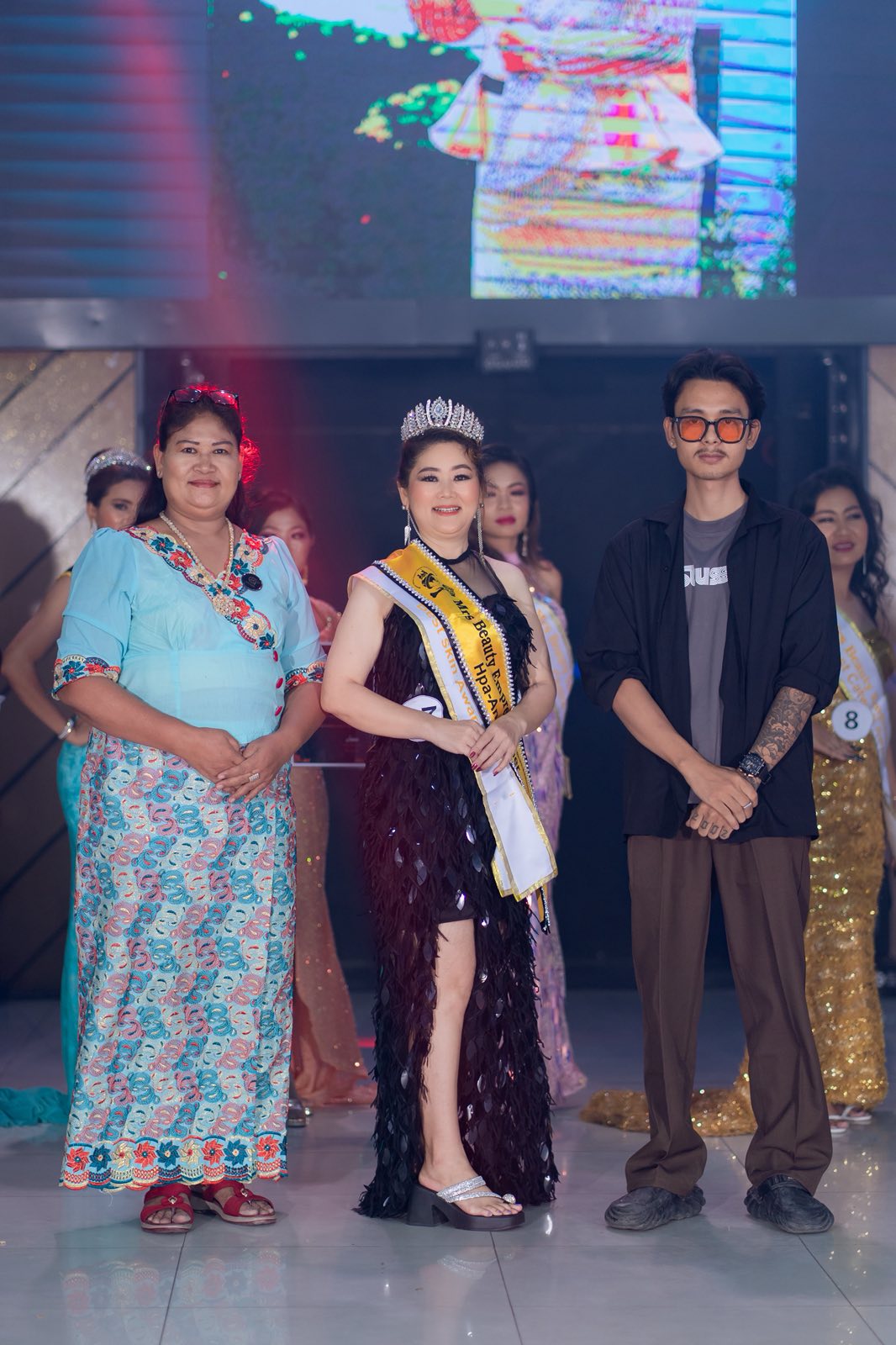 @Kachin Lady đđđ