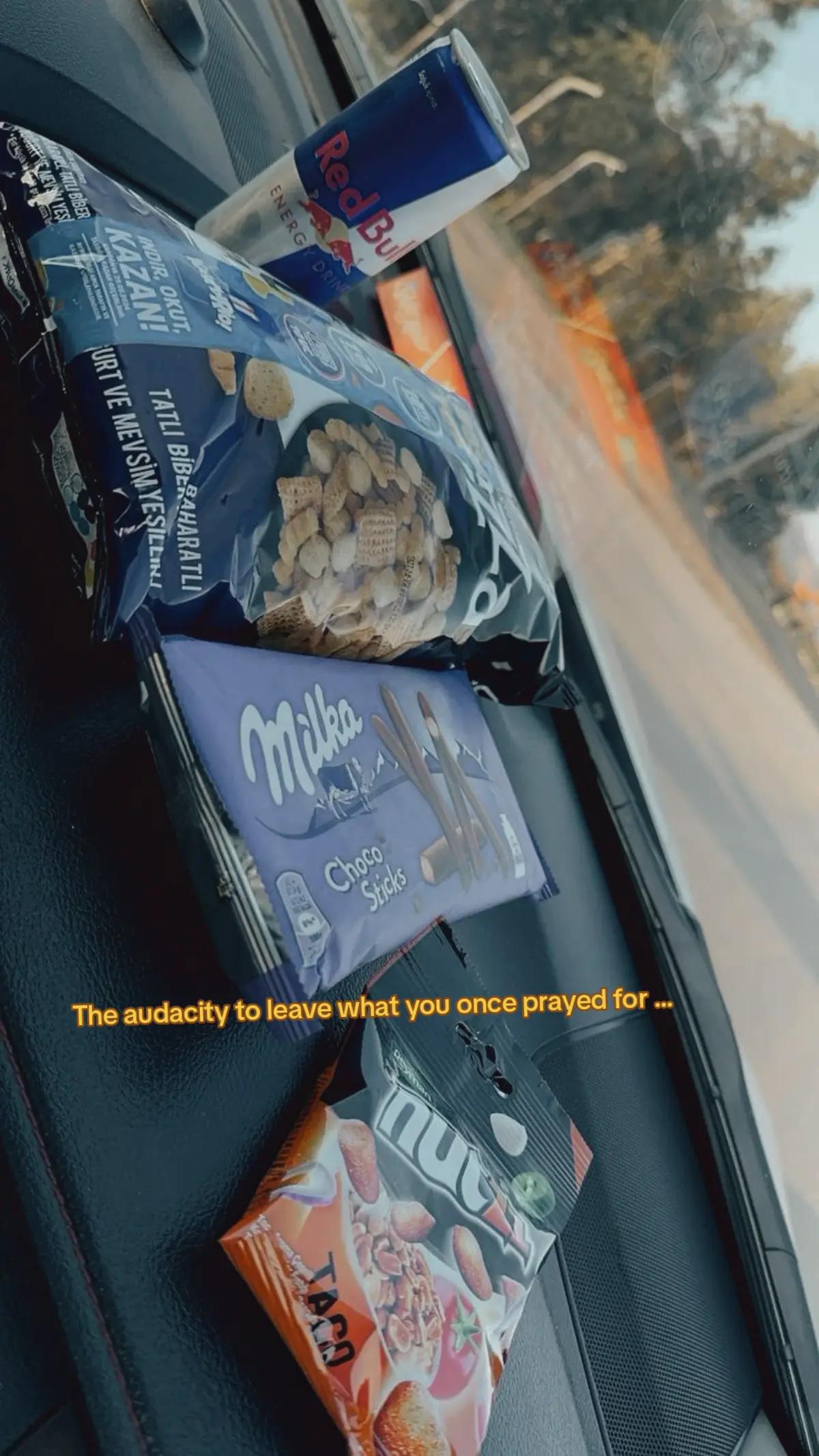 @𝗔𝘀𝗵_𝗞𝗵𝗮𝗻🇬🇧