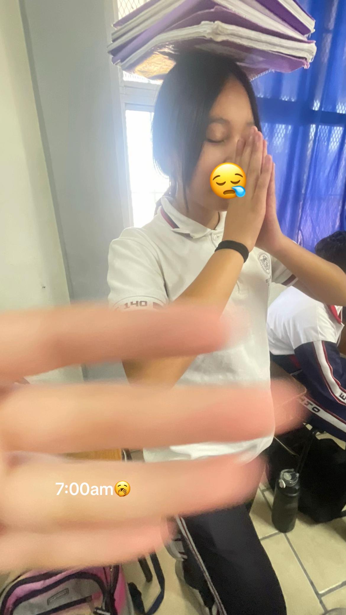 @🦦