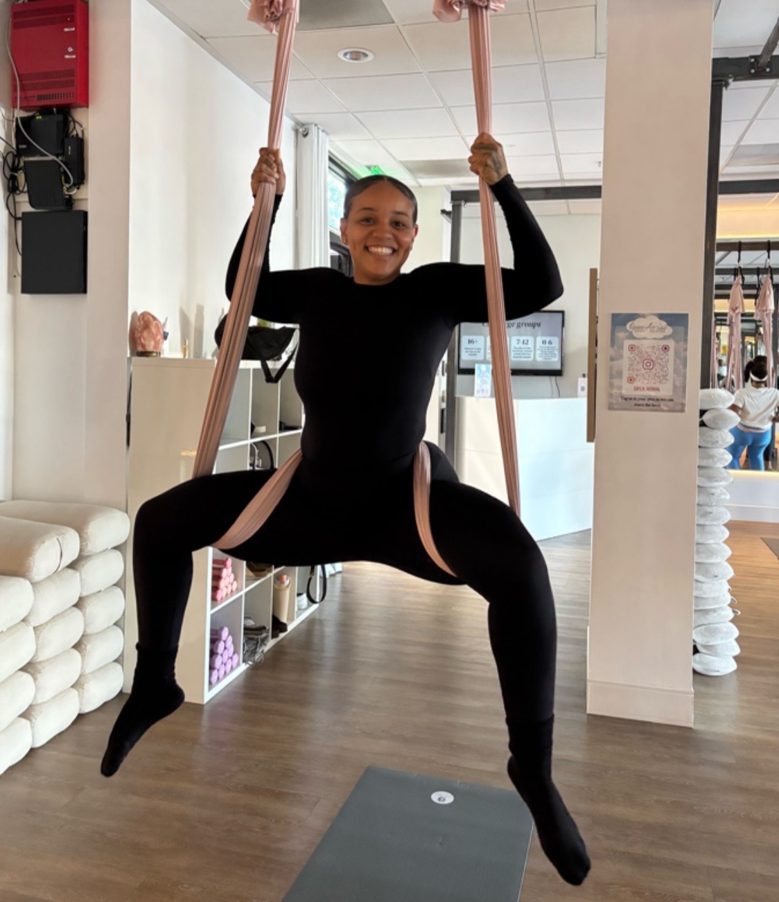 @Open Aerial Yoga