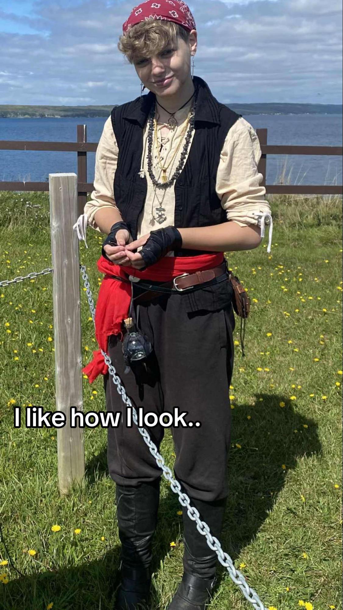 @Emmit the cosplayer
