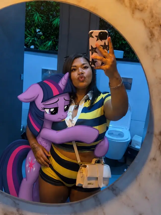 @Shi👩🏽&zwj;🦱