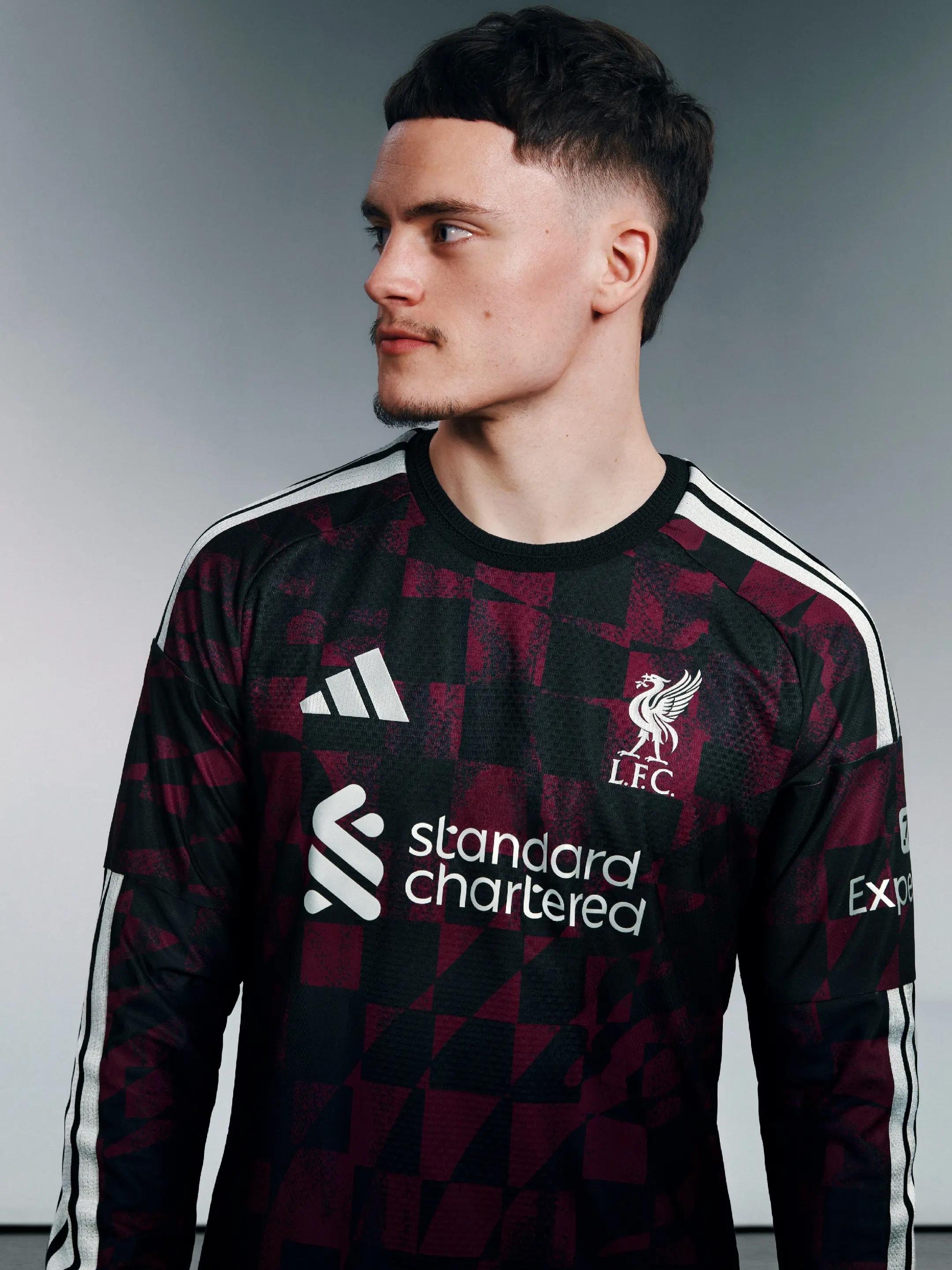 @Classic Football Shirts