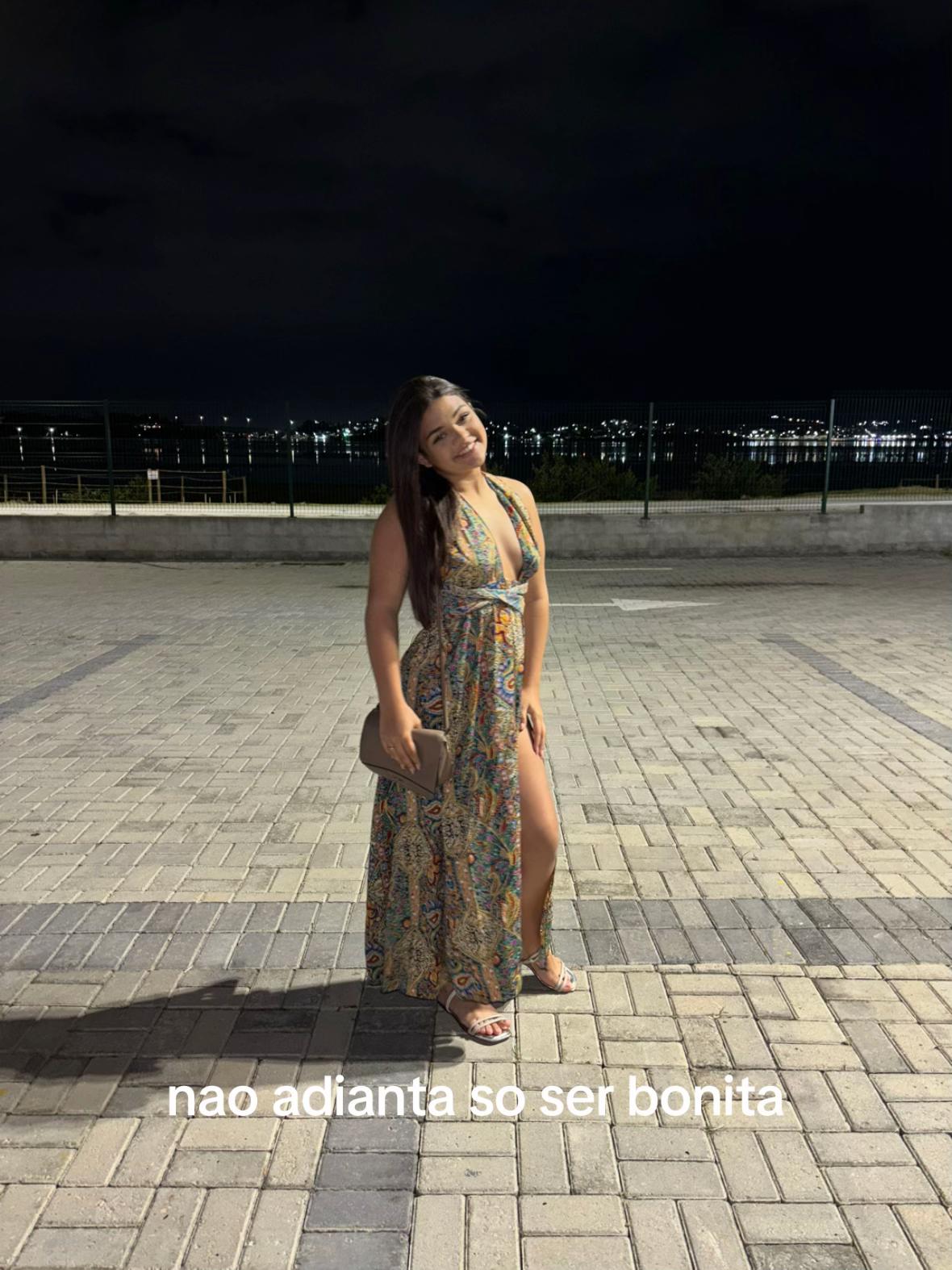 @mentira, é a Lara