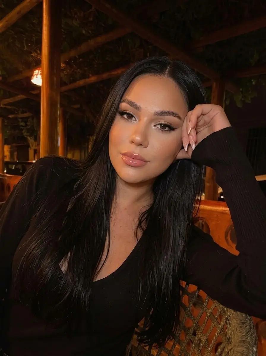 @Pᥲᥙᥣιᥒhᥲ♡〬͜𝐀𝐈 𝐂𝐫𝐞𝐚𝐭𝐨𝐫