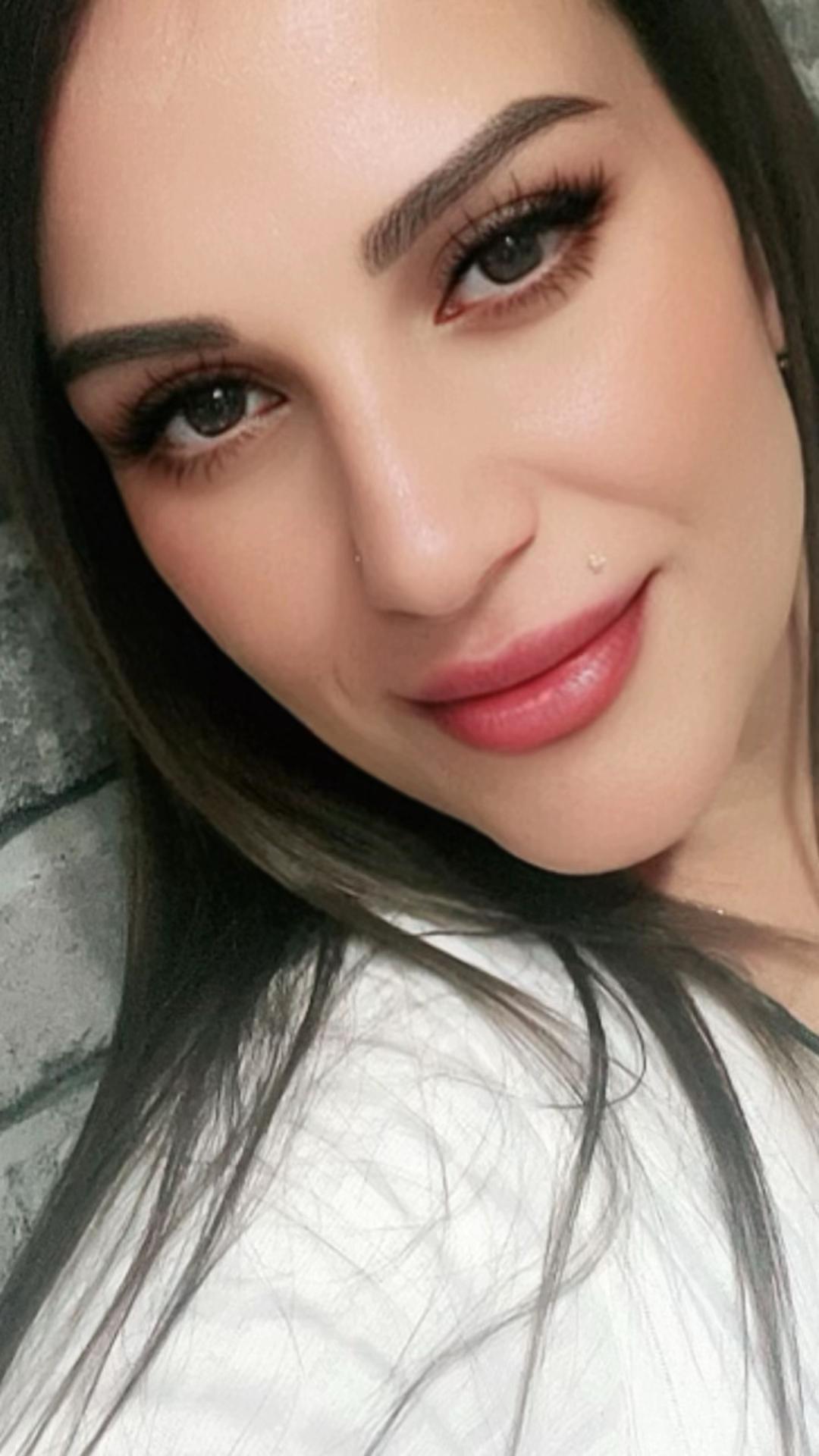@GüL(~.~)