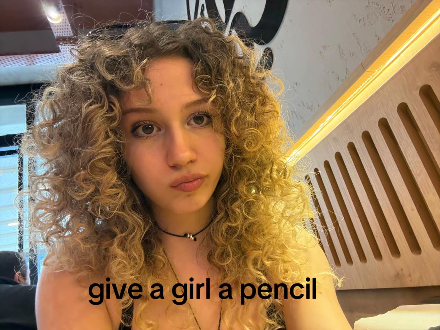 @estherᚐ҉ᚐ