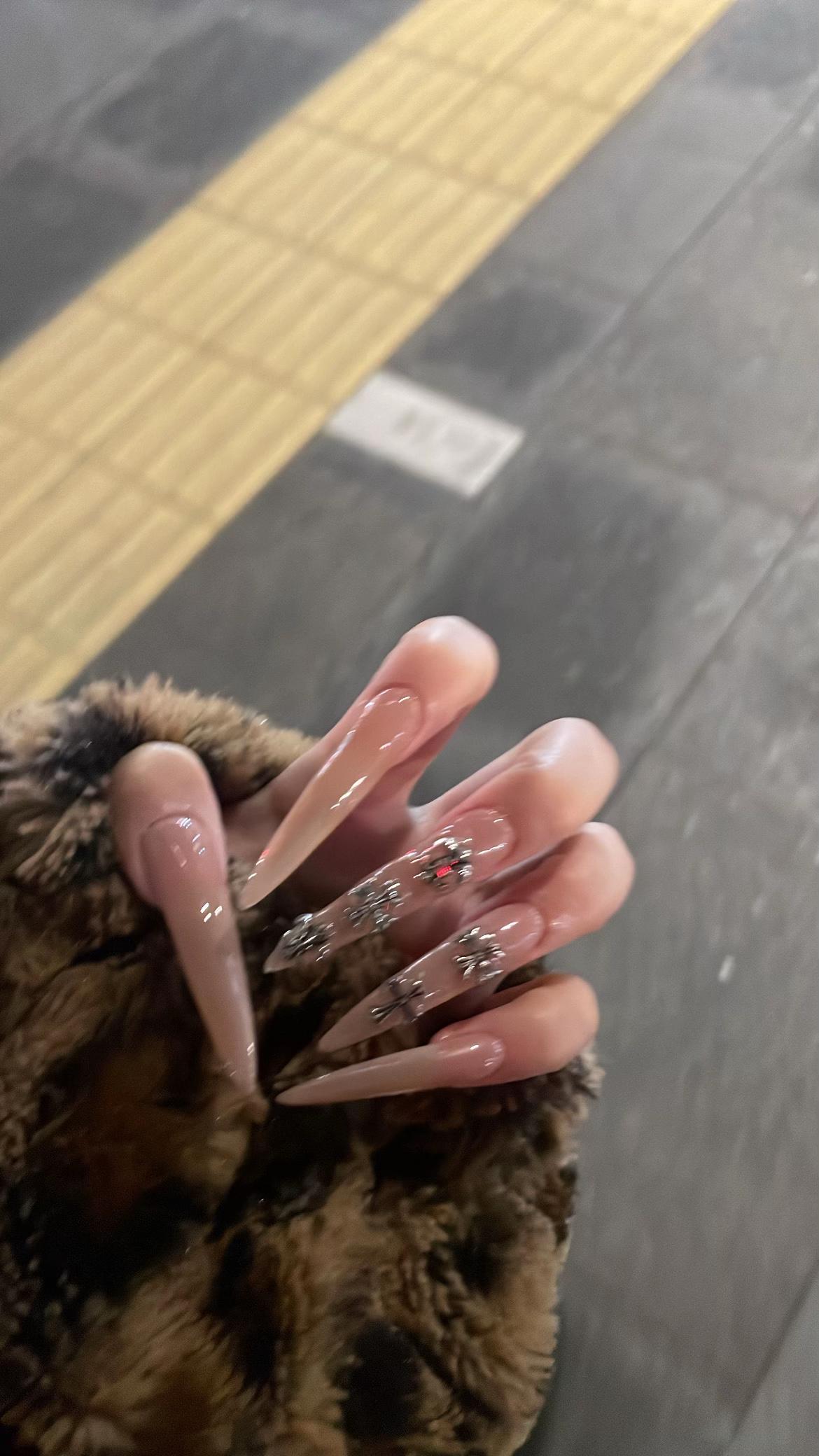 @．