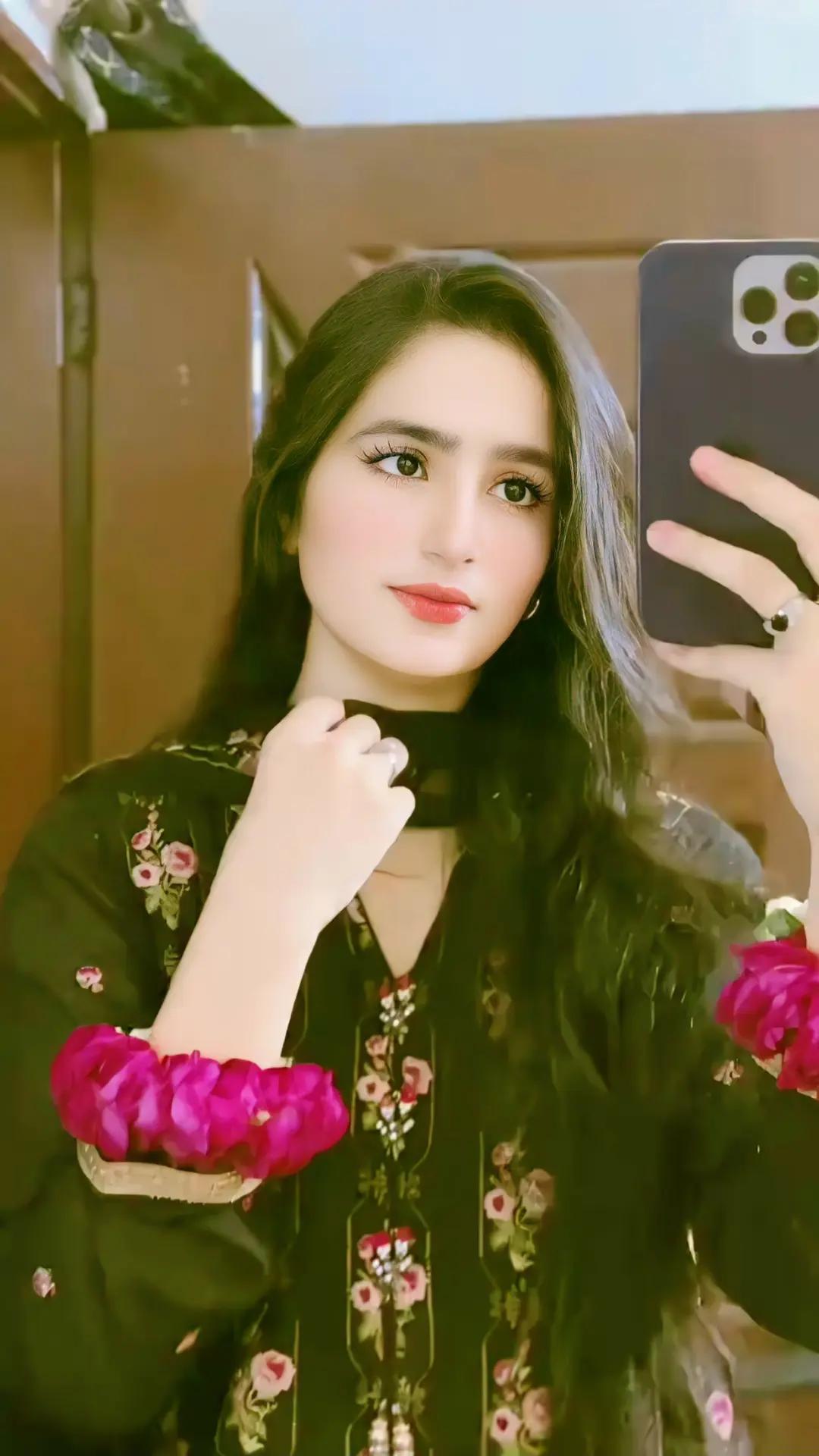 @Muneeba💞
