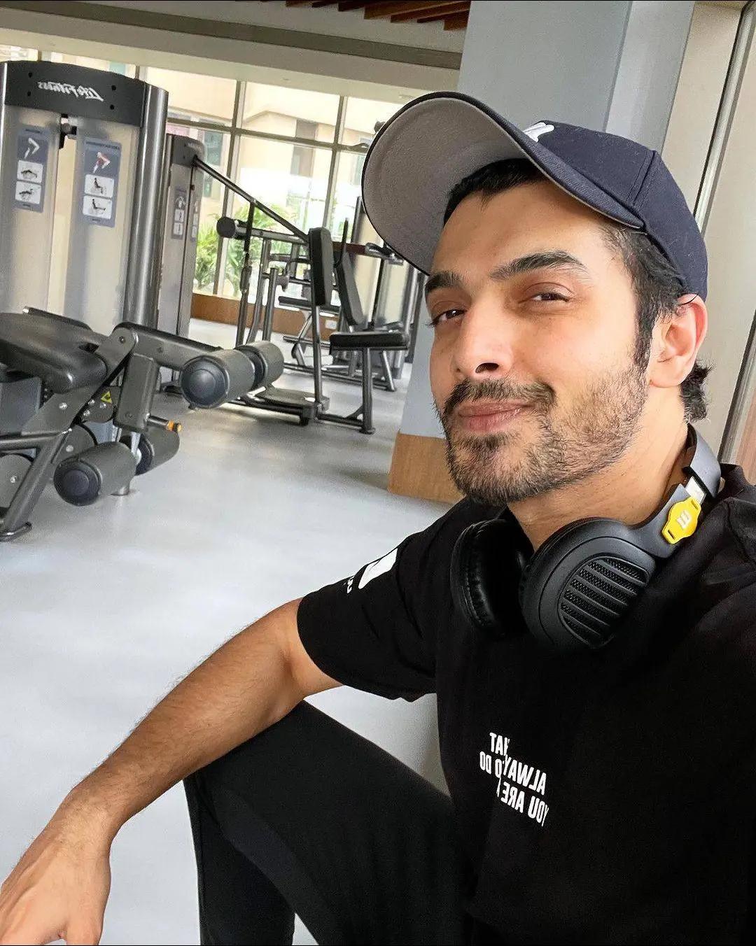 @Sharadmalhotra009☆