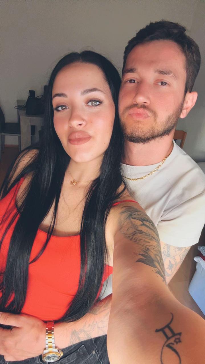 @ᴍᴇʟɪꜱꜱᴀ&ᴇɴʀɪᴄᴏ 👩🏻&zwj;❤️&zwj;💋&zwj;👨🏽