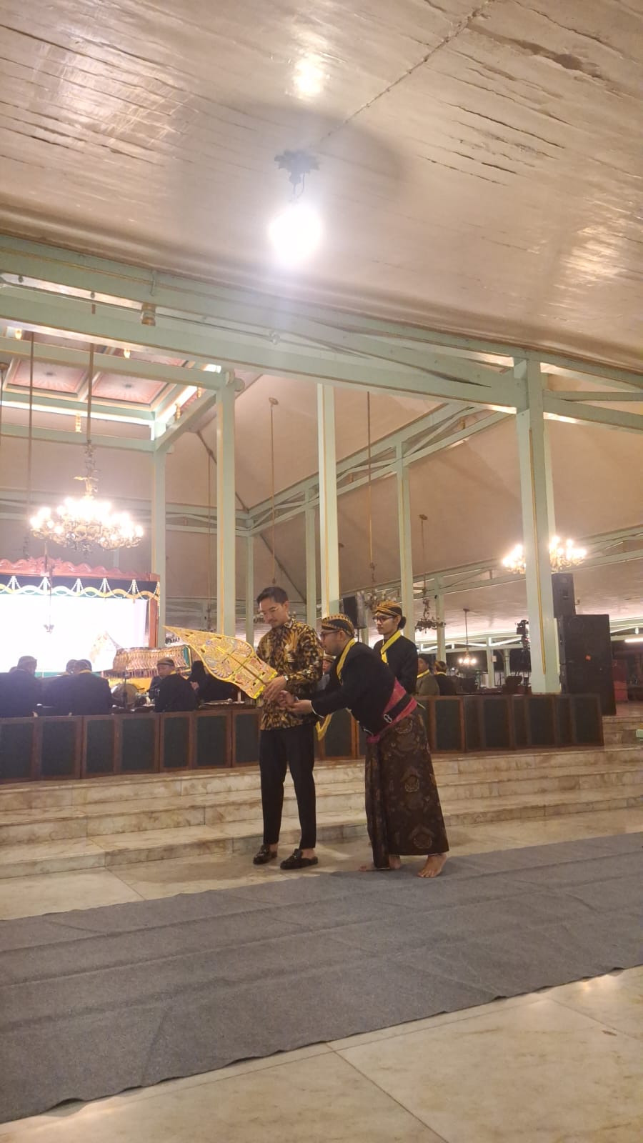 @AYOEK