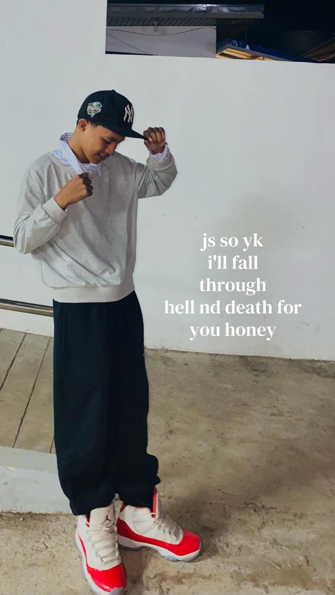 @au:>