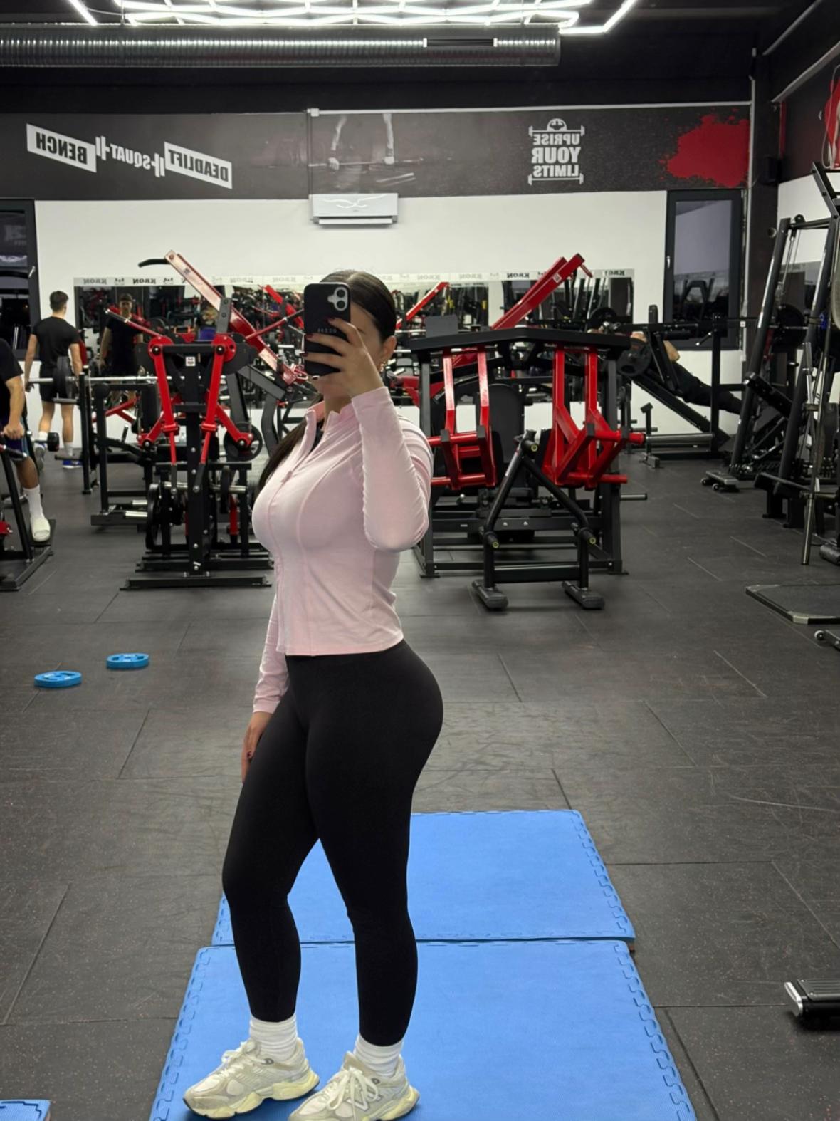 @Emicaa