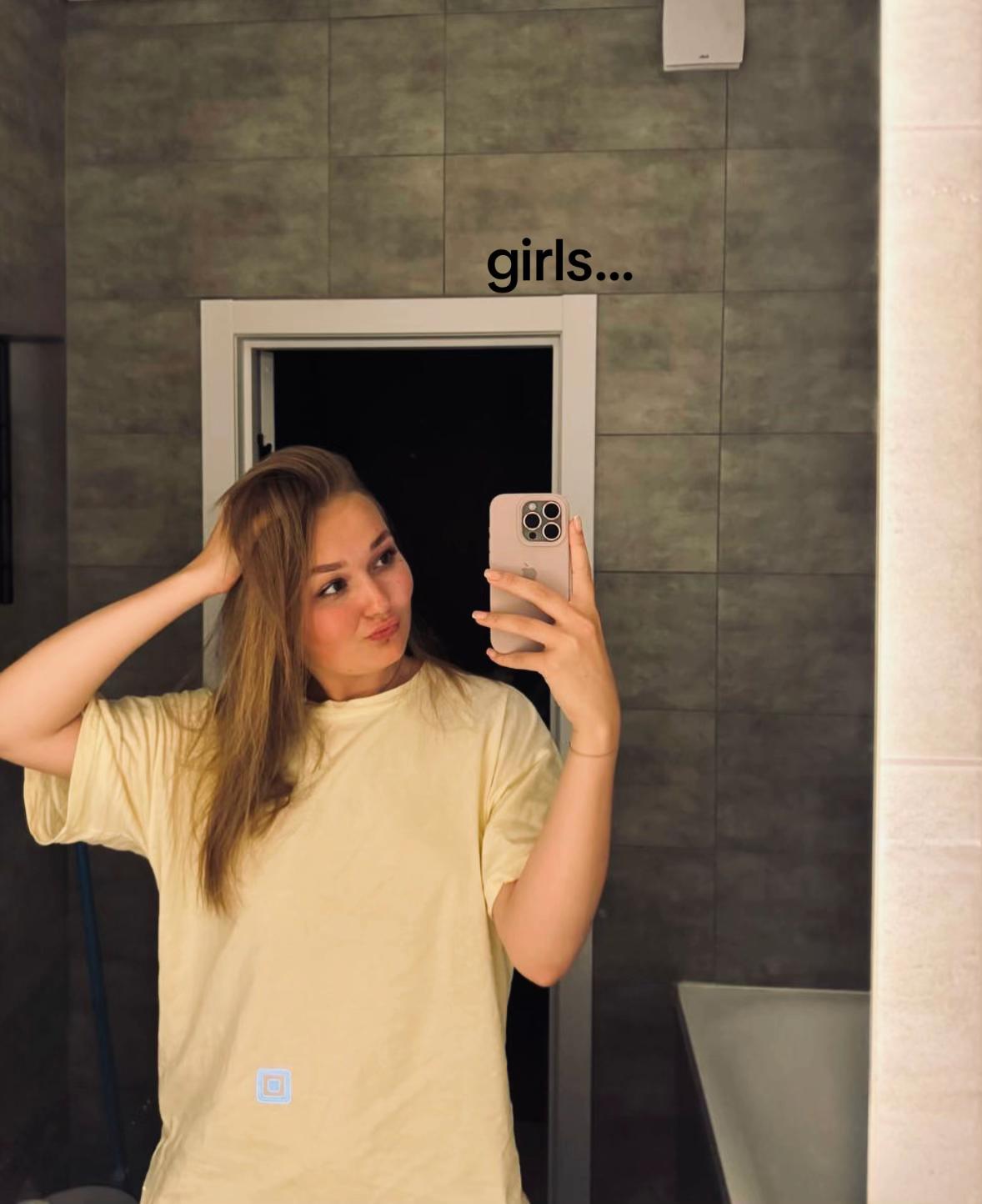 @полина🧸