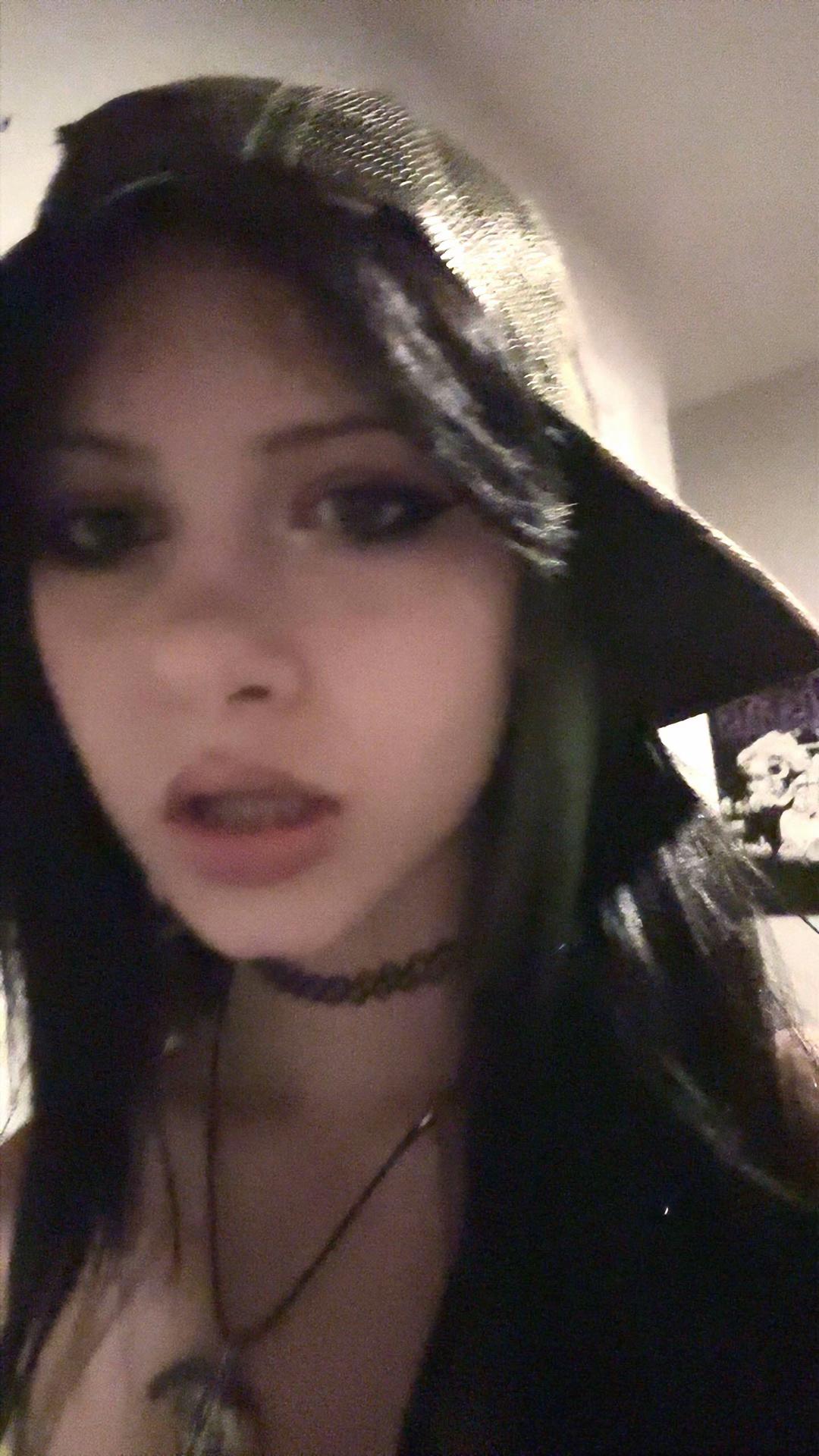 @OLIVIA🦇