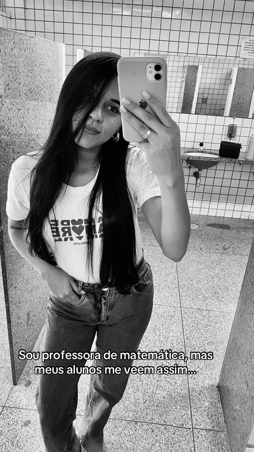 @leticiacard___