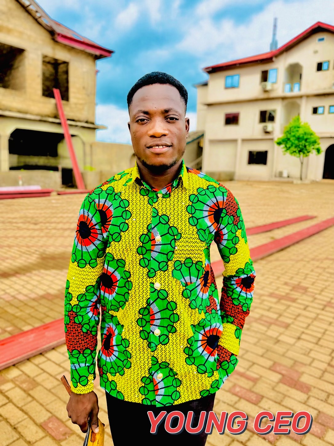 @HON SAVIOUR 🧳