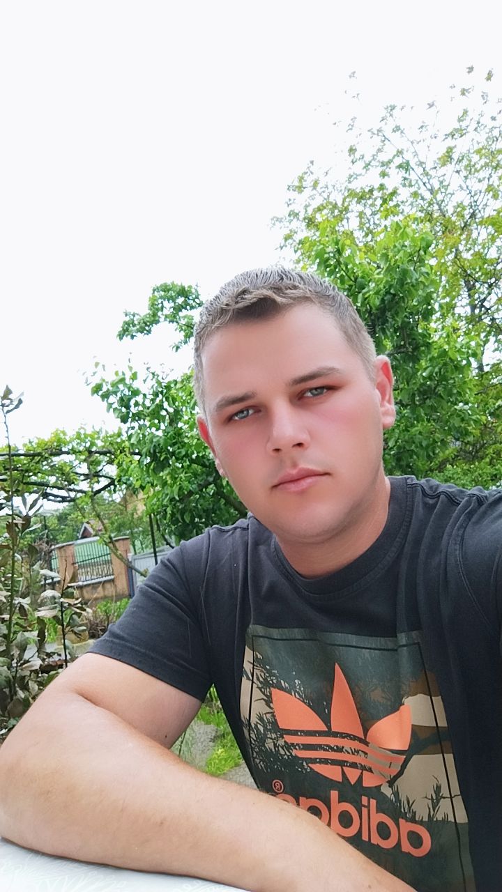 @Gabriel Livarariu