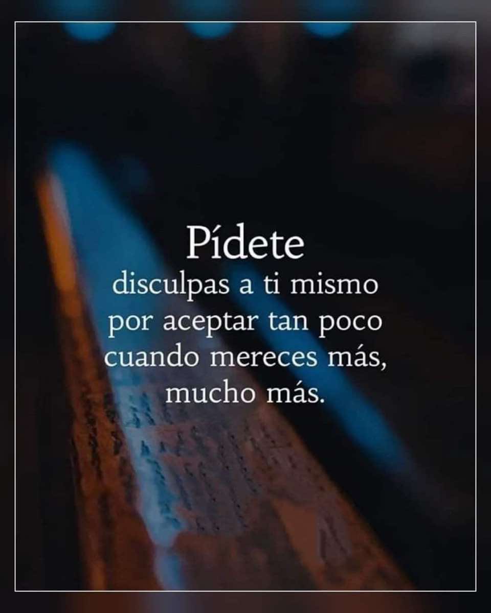 @Gloria María