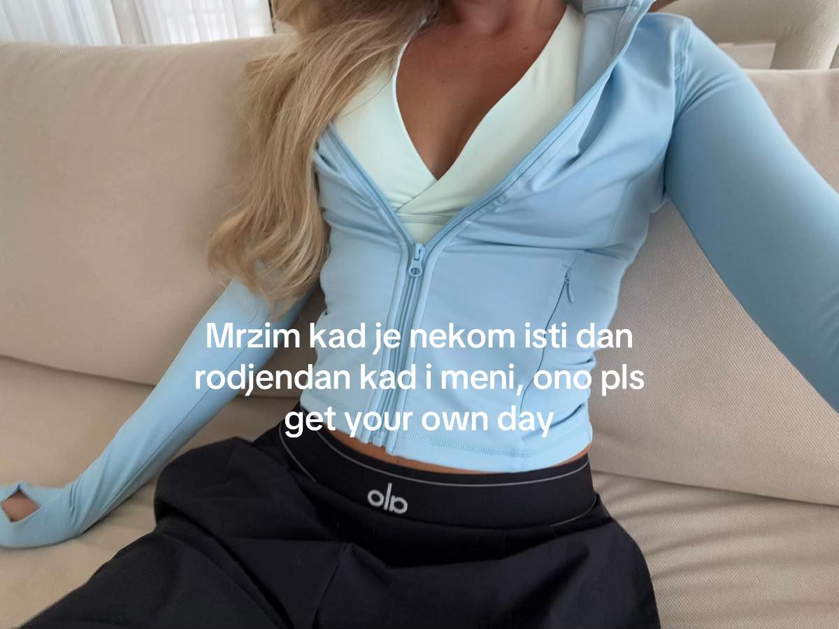 @mhellos