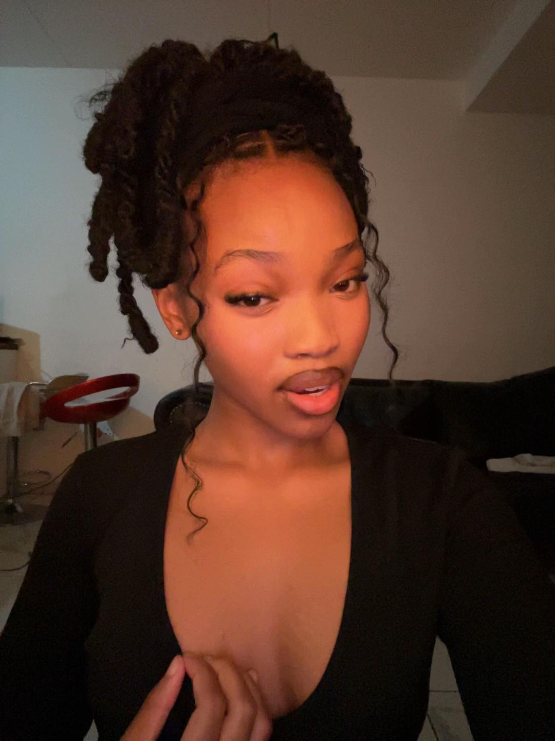 @~𝕃𝕒𝕟𝕕𝕖𝕖~🖤