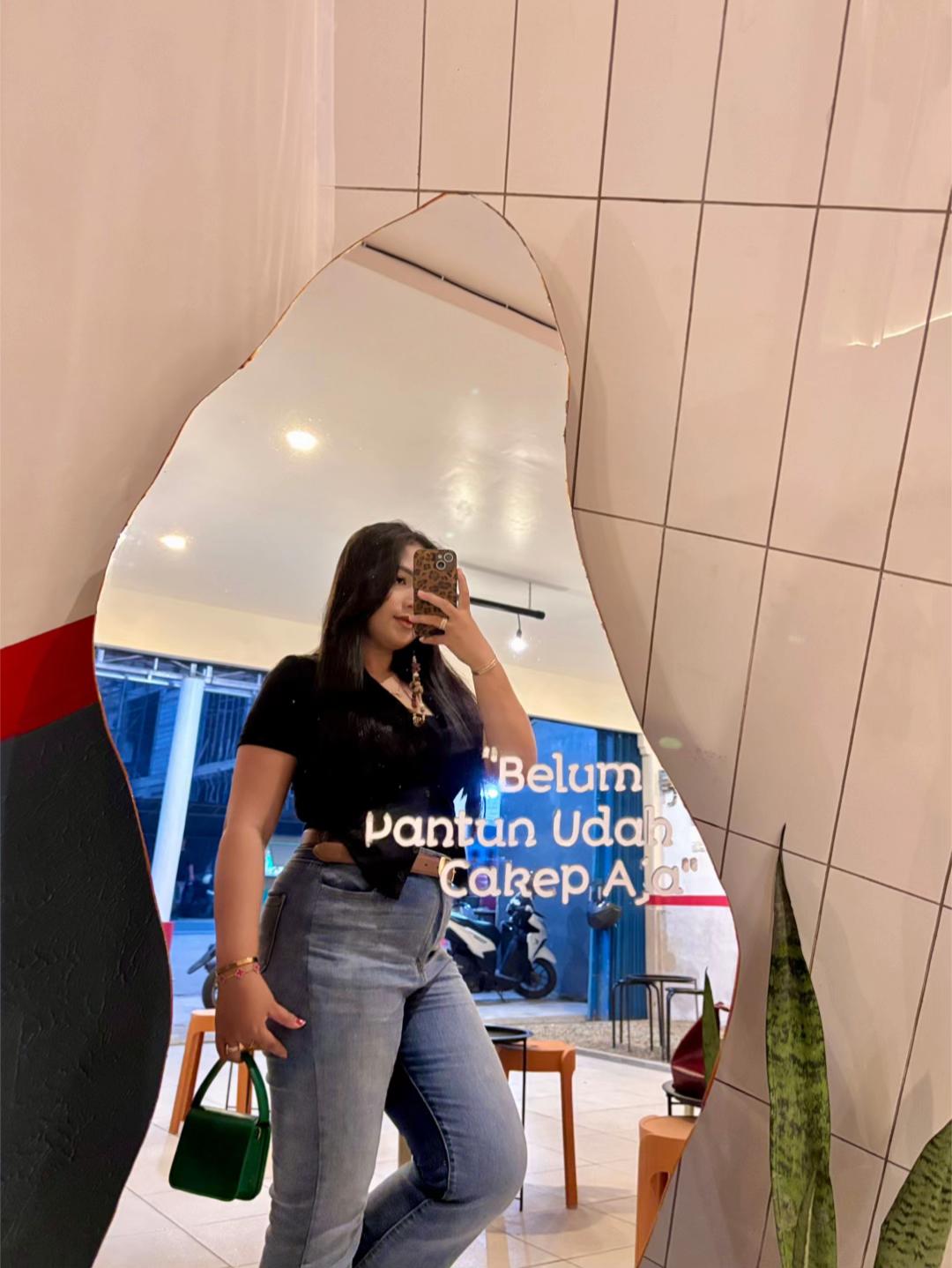 @Cymeyyyy_