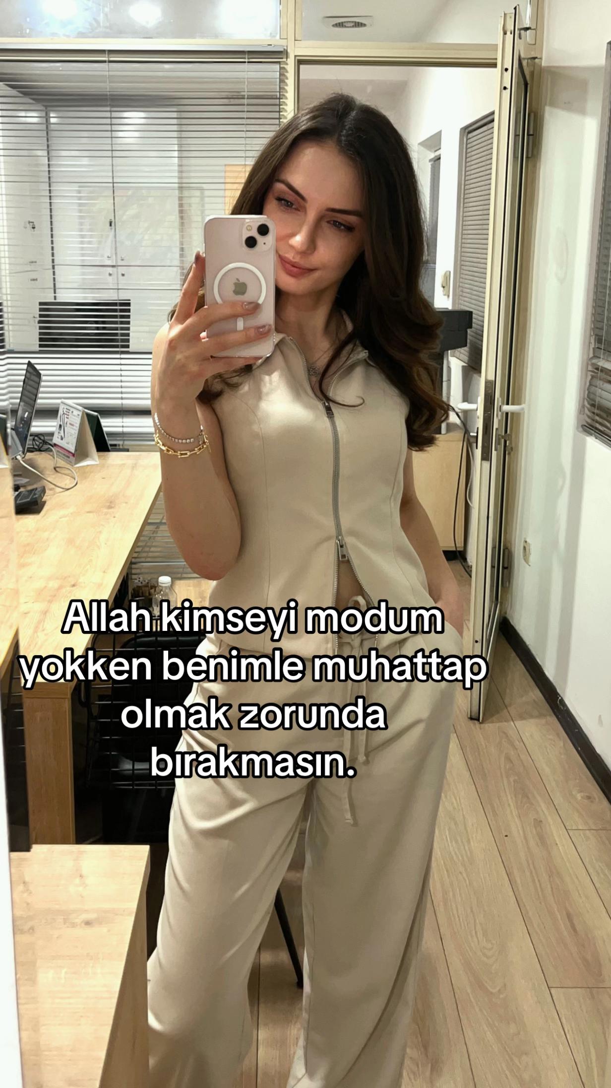 @👸