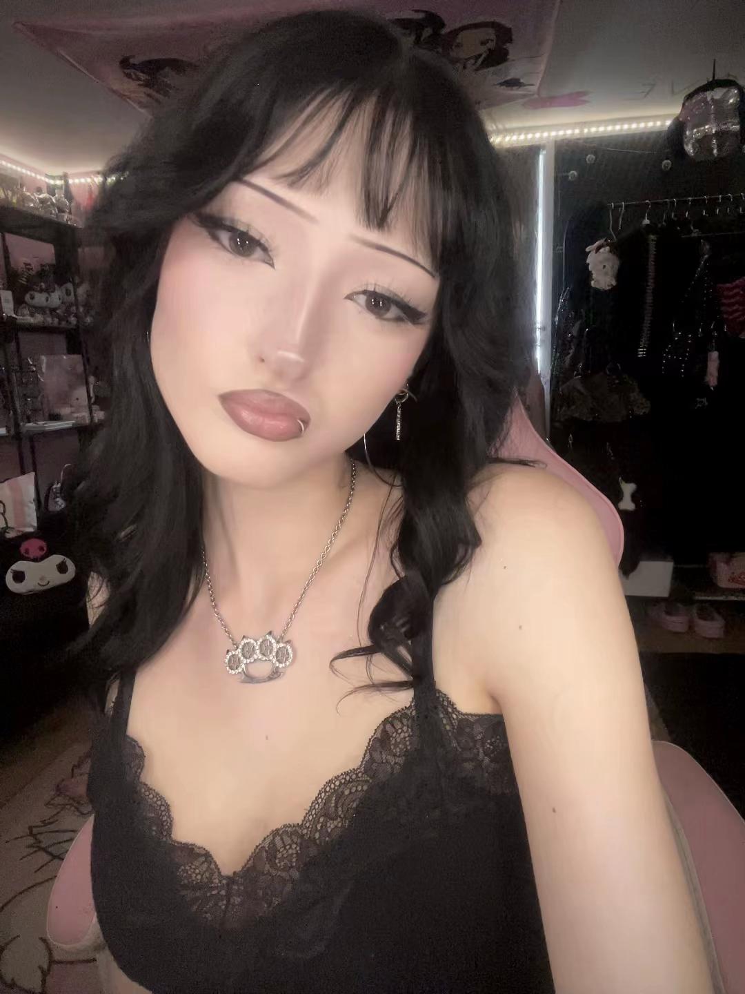 @Luzi ໒꒱