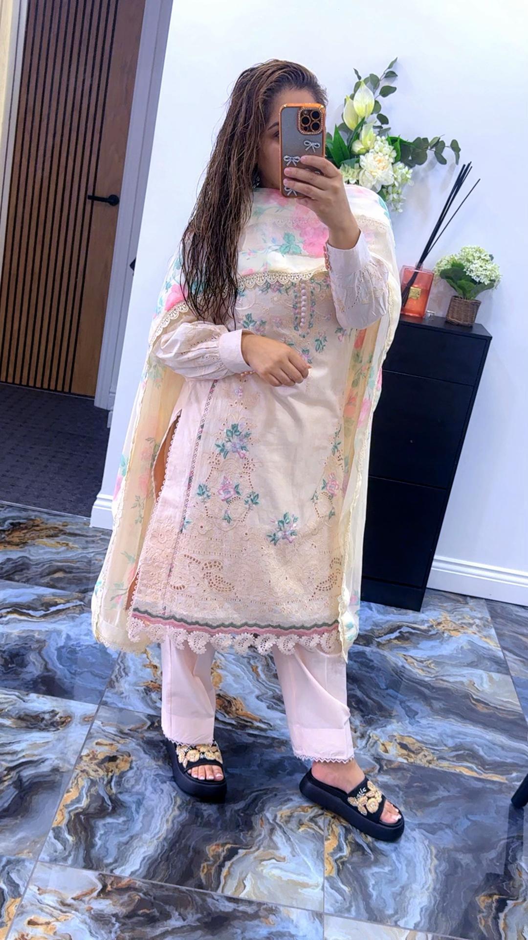 @SahibaDewsburyOfficial🇬🇧
