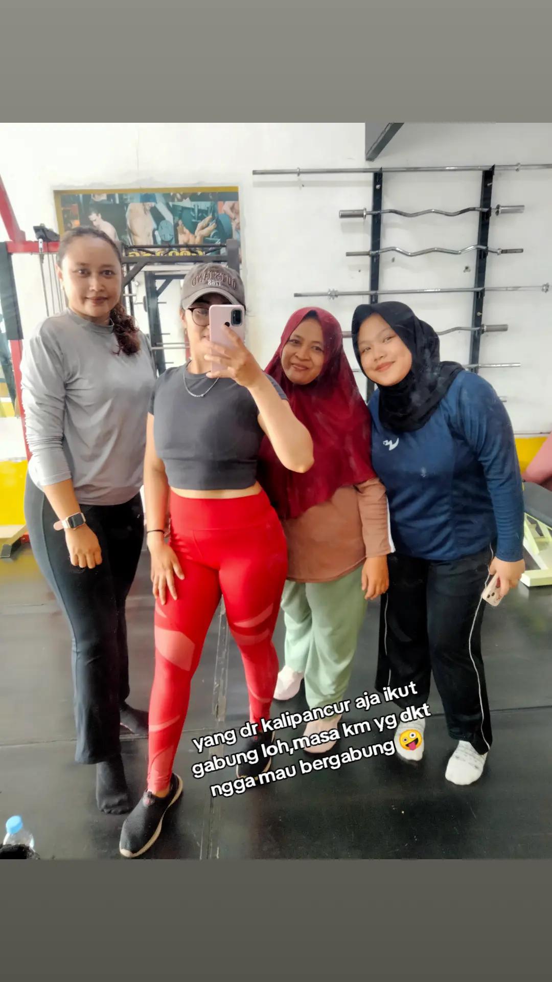 @mom vely