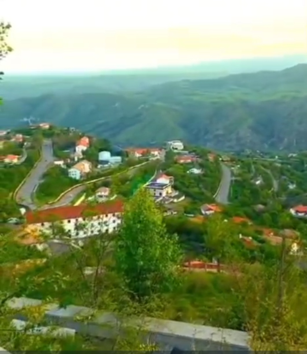 @L A &Ccedil; I N  041