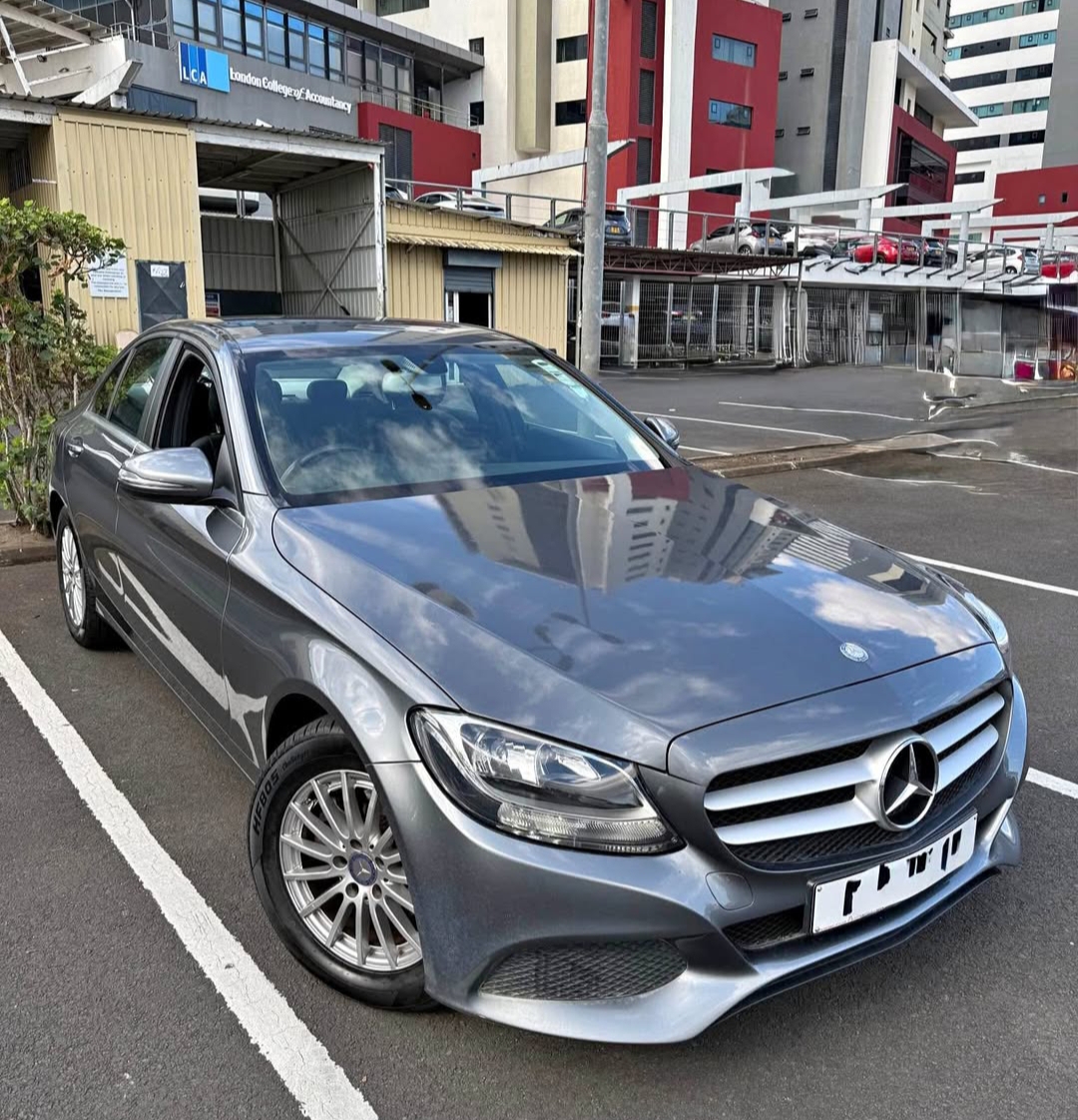 @Car Reselling Mru
