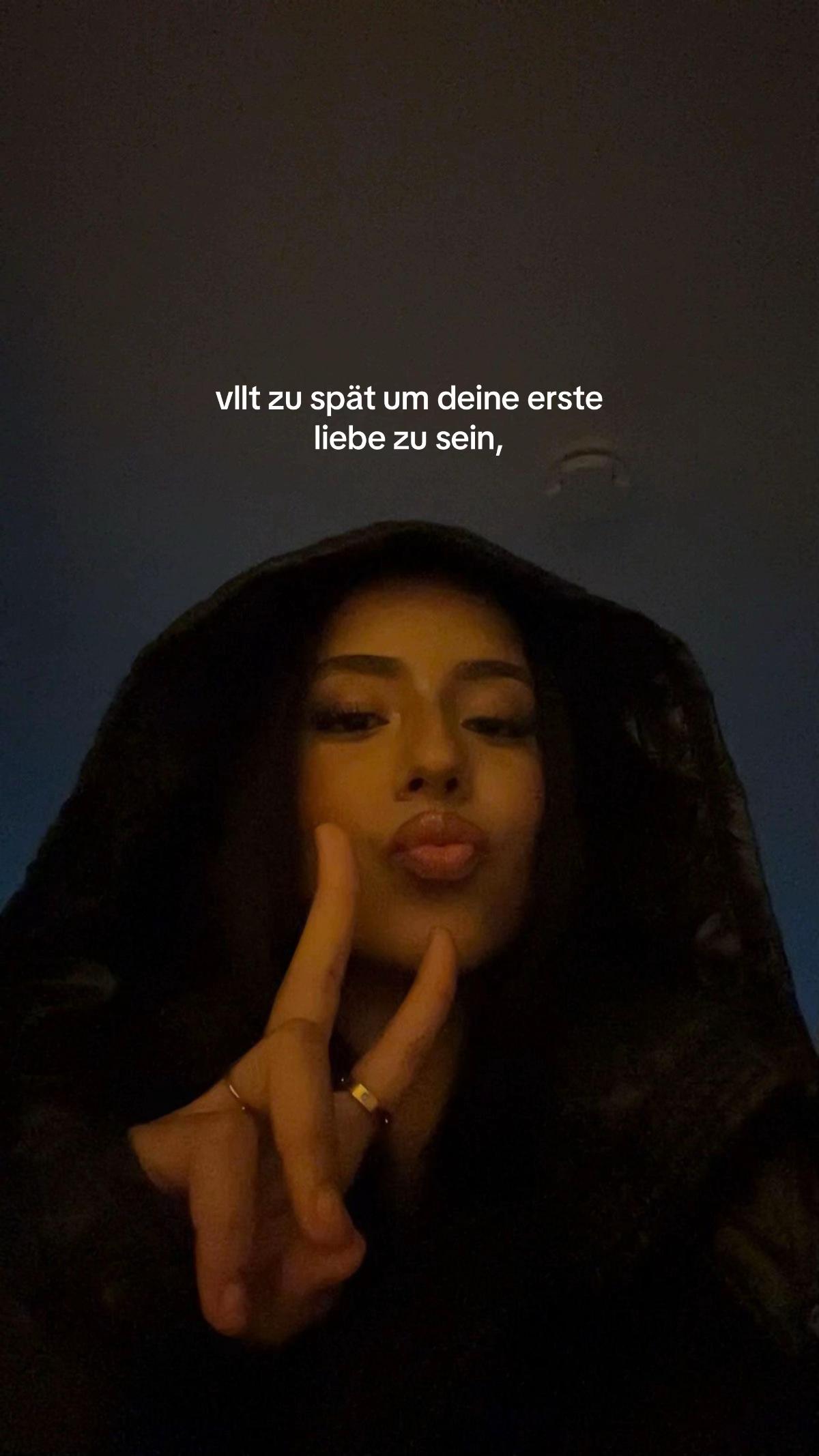 @🦦
