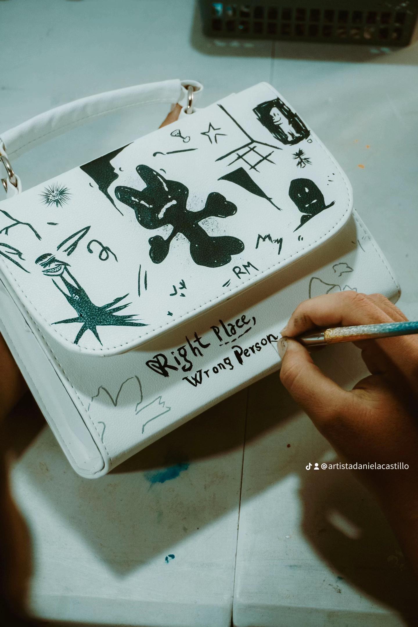 @Daniela Castillo Artista