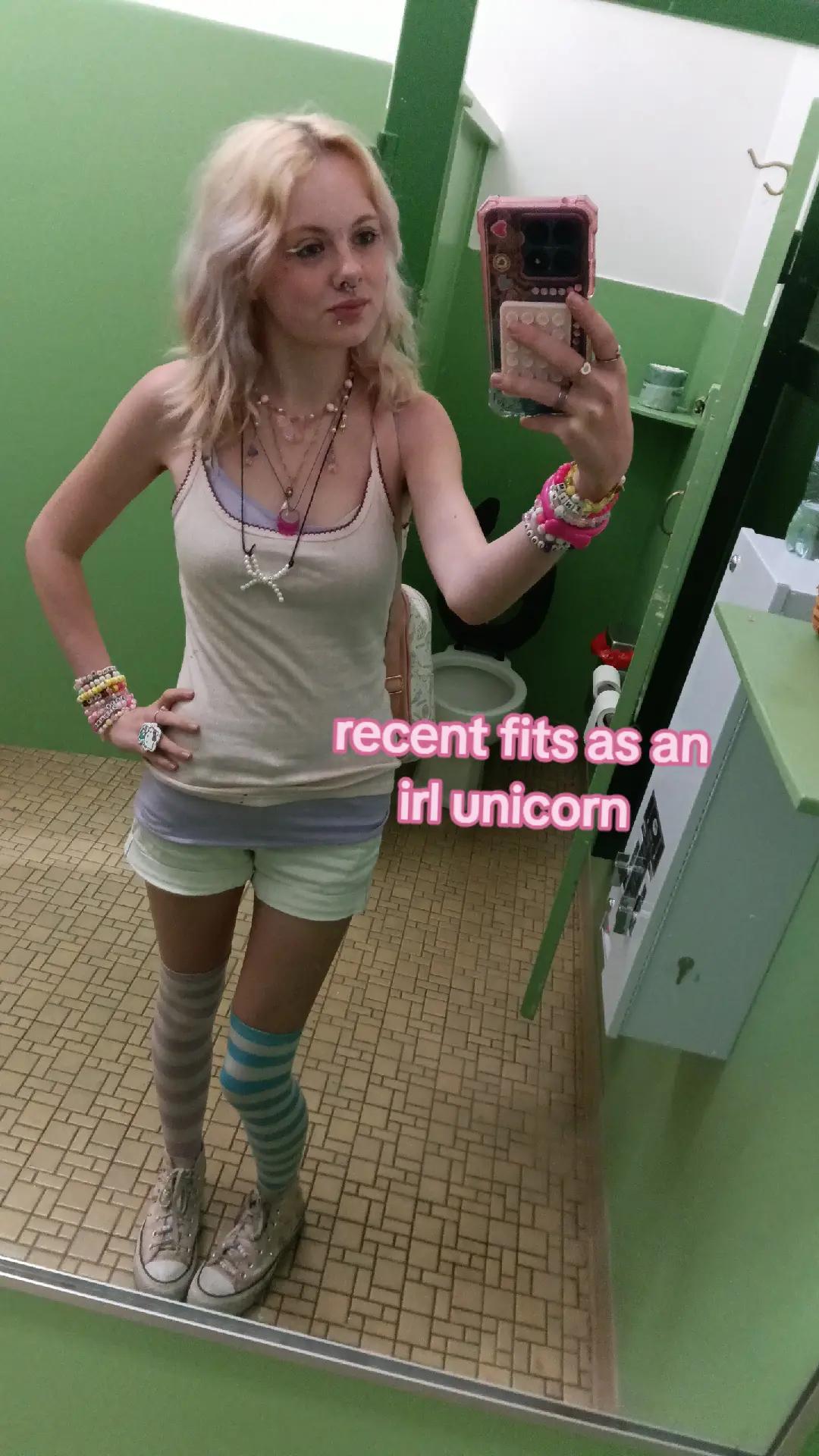 @Sky 🦄🩷🌸👑