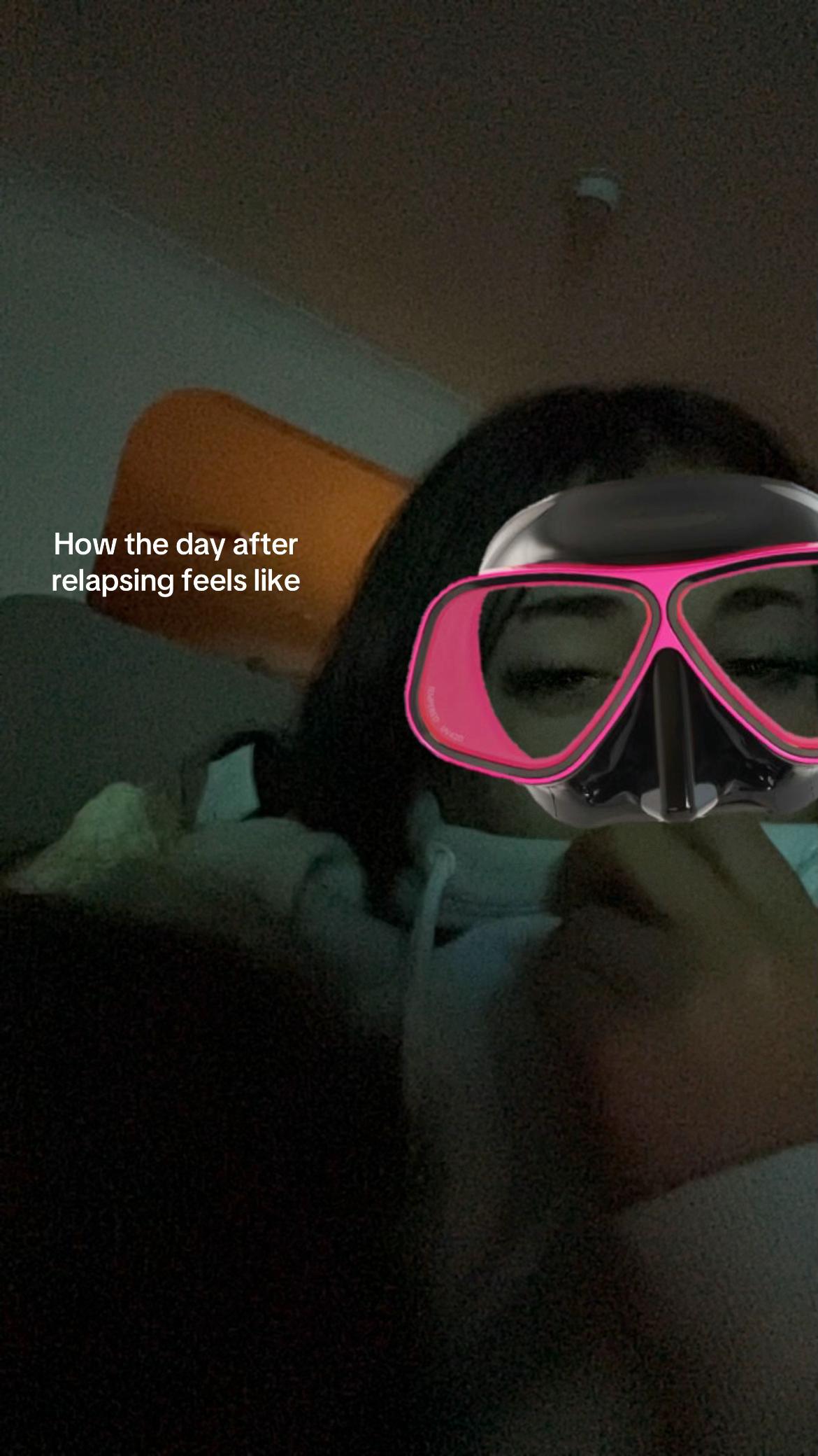 @🦦