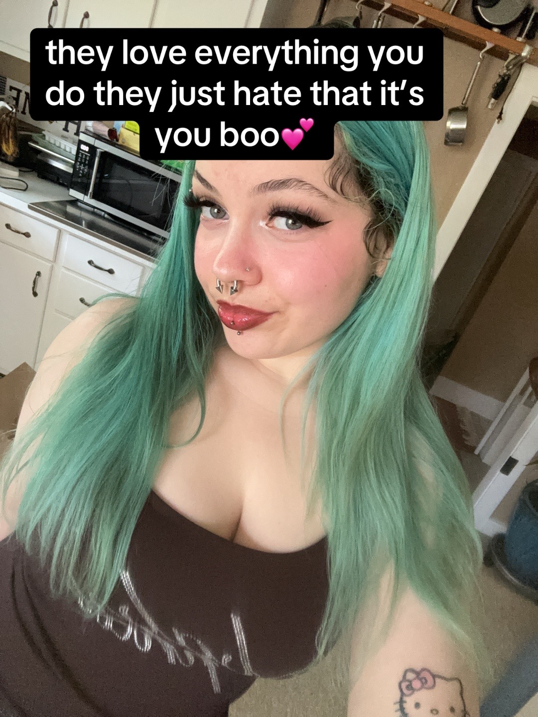 @mshellolitty
