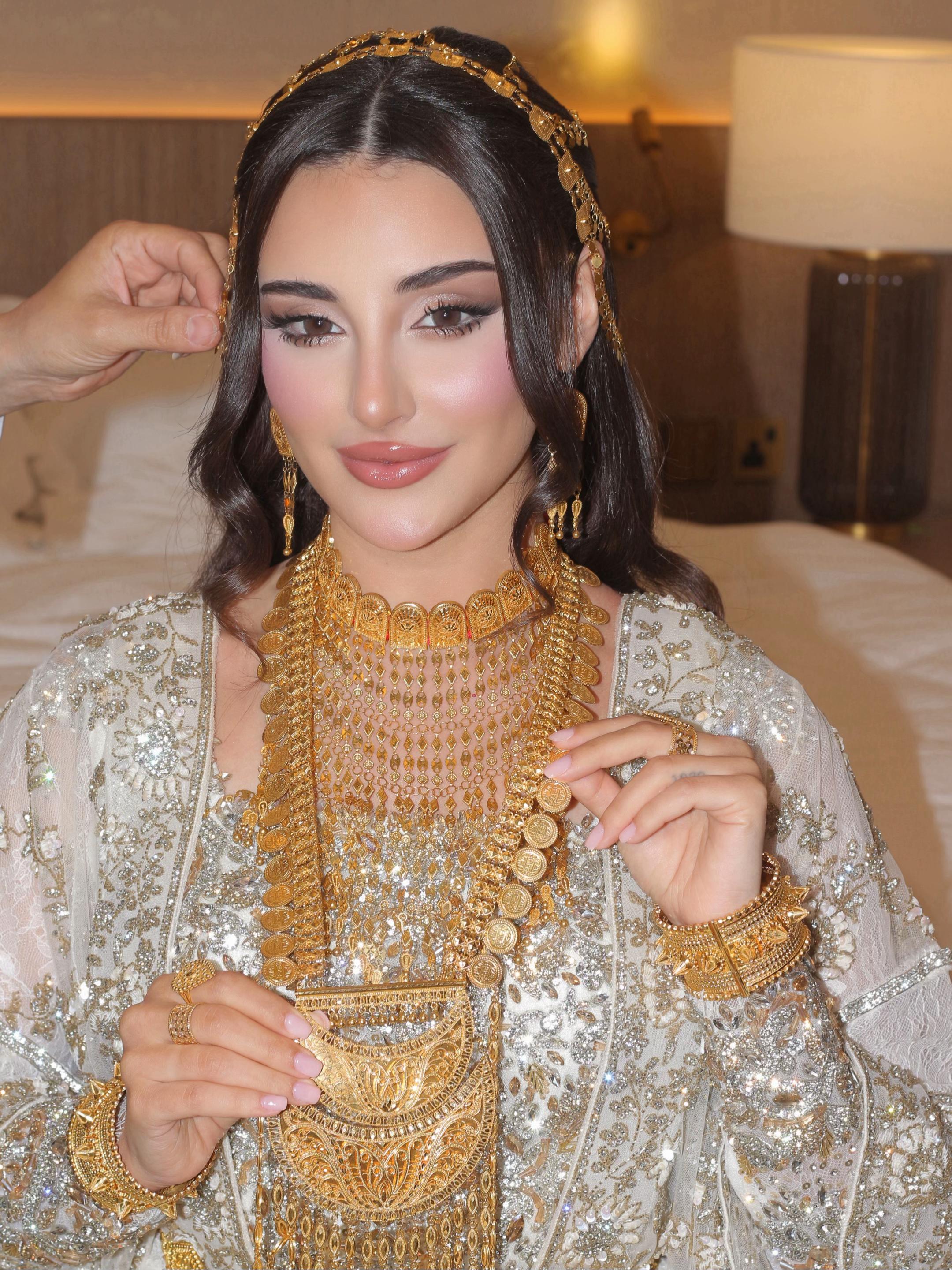 @Aisha makeup artist