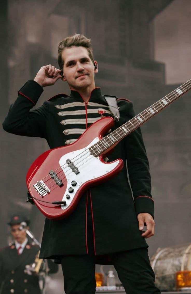 @MCR